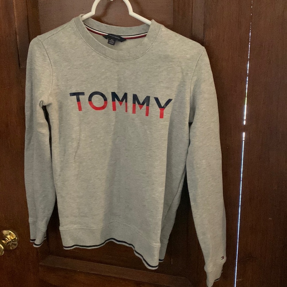 Tommy Hilfiger long sleeve sweater